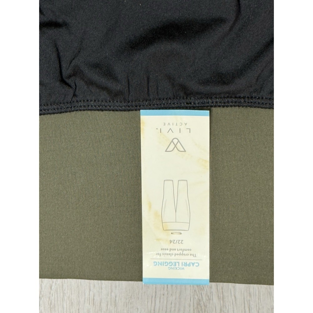 Livi Lane Bryant Athletic Leggings Wicking Capri Black Green Size 22/24 NWT - Picture 10 of 11